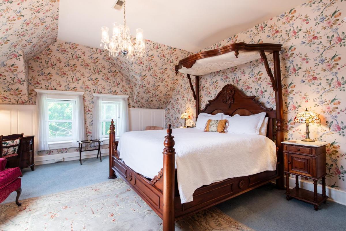 Central Park Bed & Breakfast - Housity