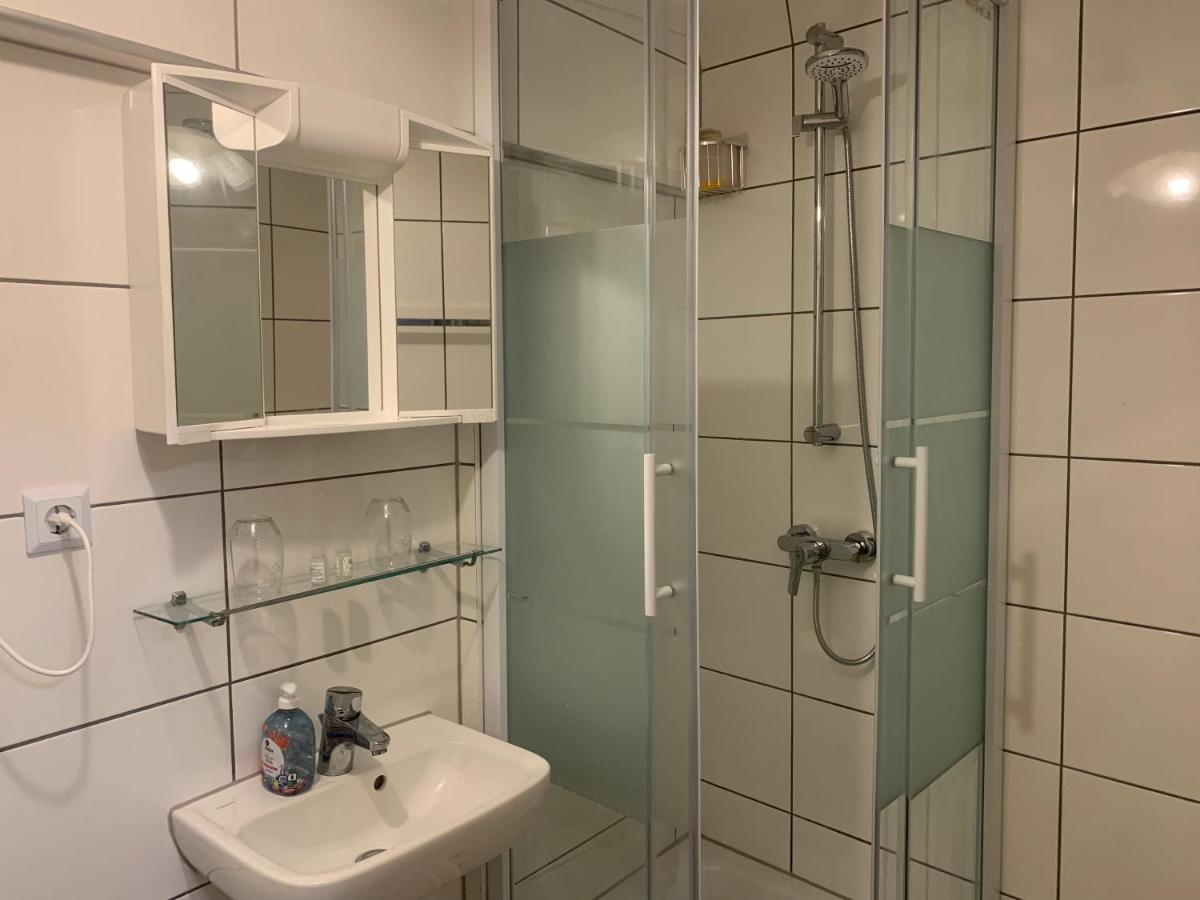 China Restaurant Hotel Lotus - Housity