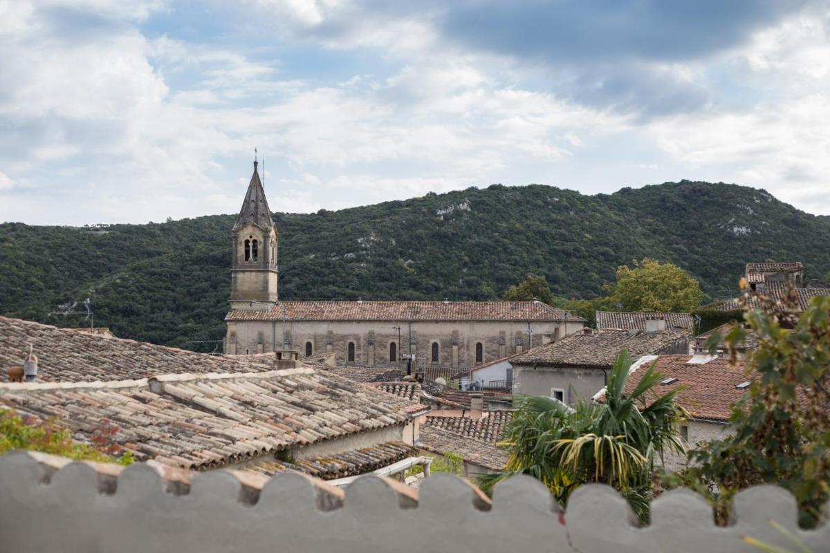 Vue générale sur la montagne ou vue sur la montagne depuis l'hôtel