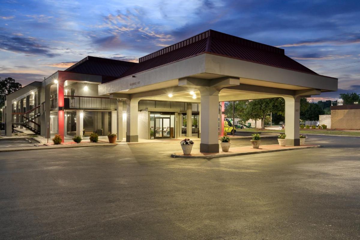 Red Roof Inn Wilmington NC - Housity