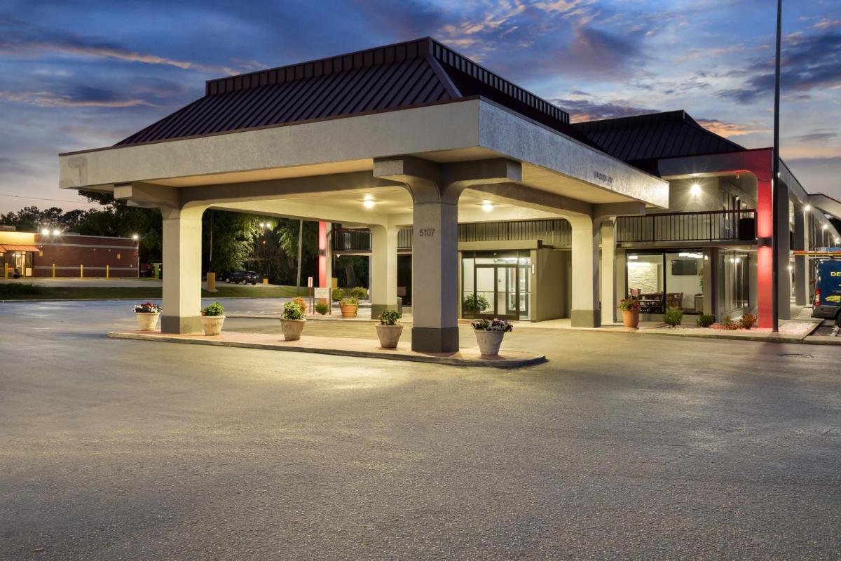 Red Roof Inn Wilmington NC - Housity