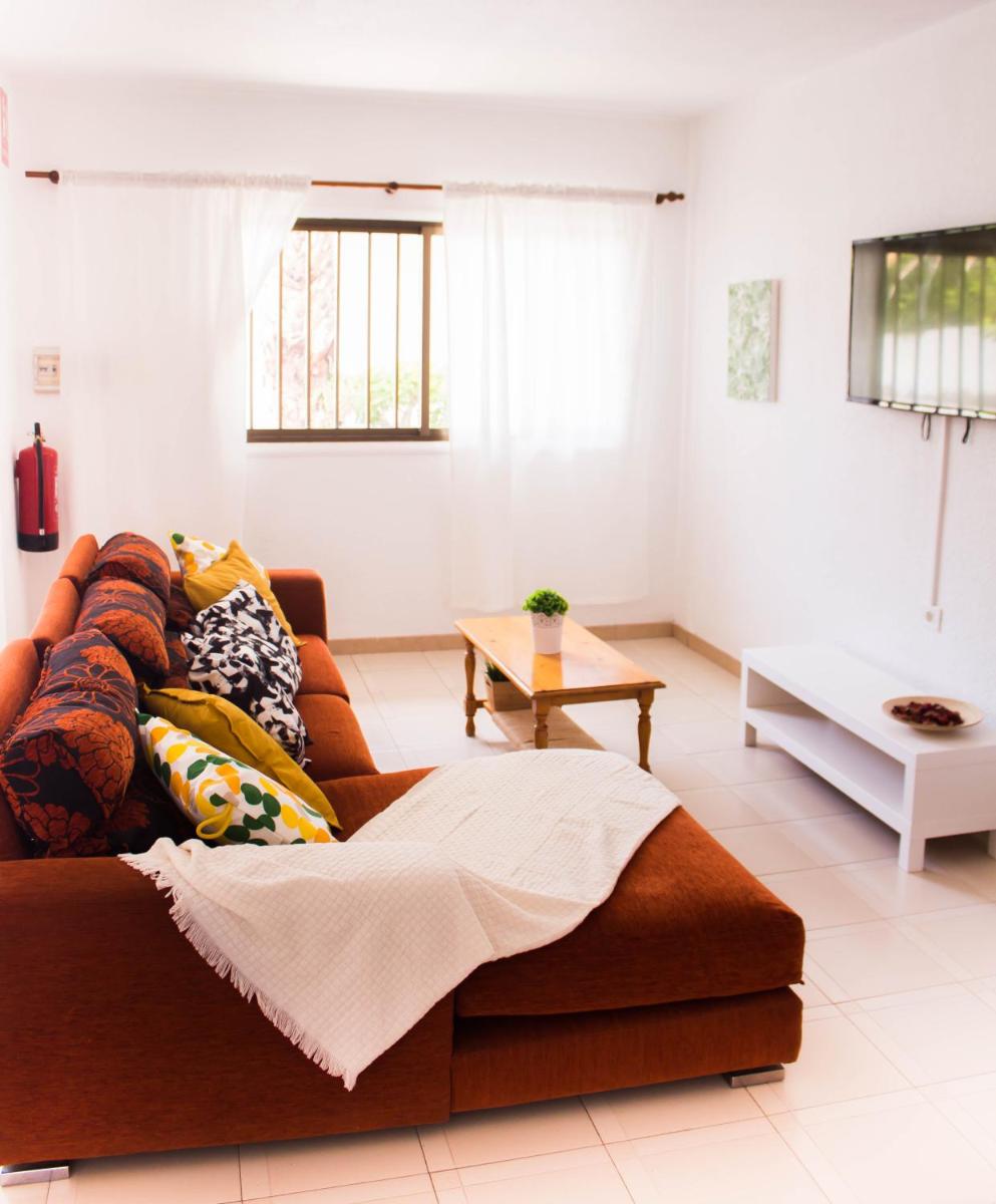 La Perla Beach House - Housity