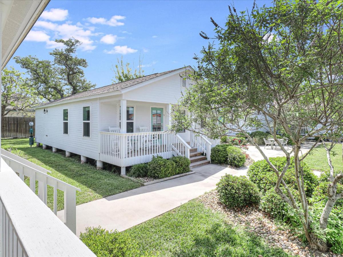 Oak Cottages 1 - Housity