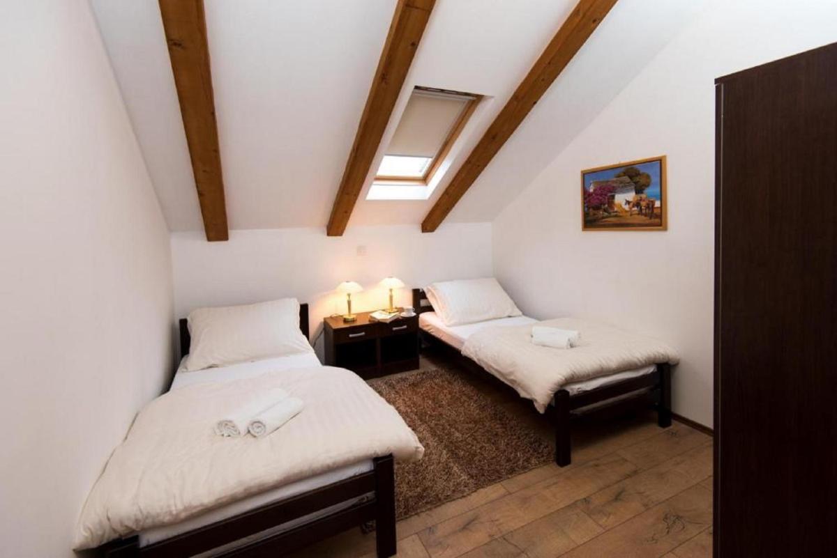 Apartments Zavala - Housity