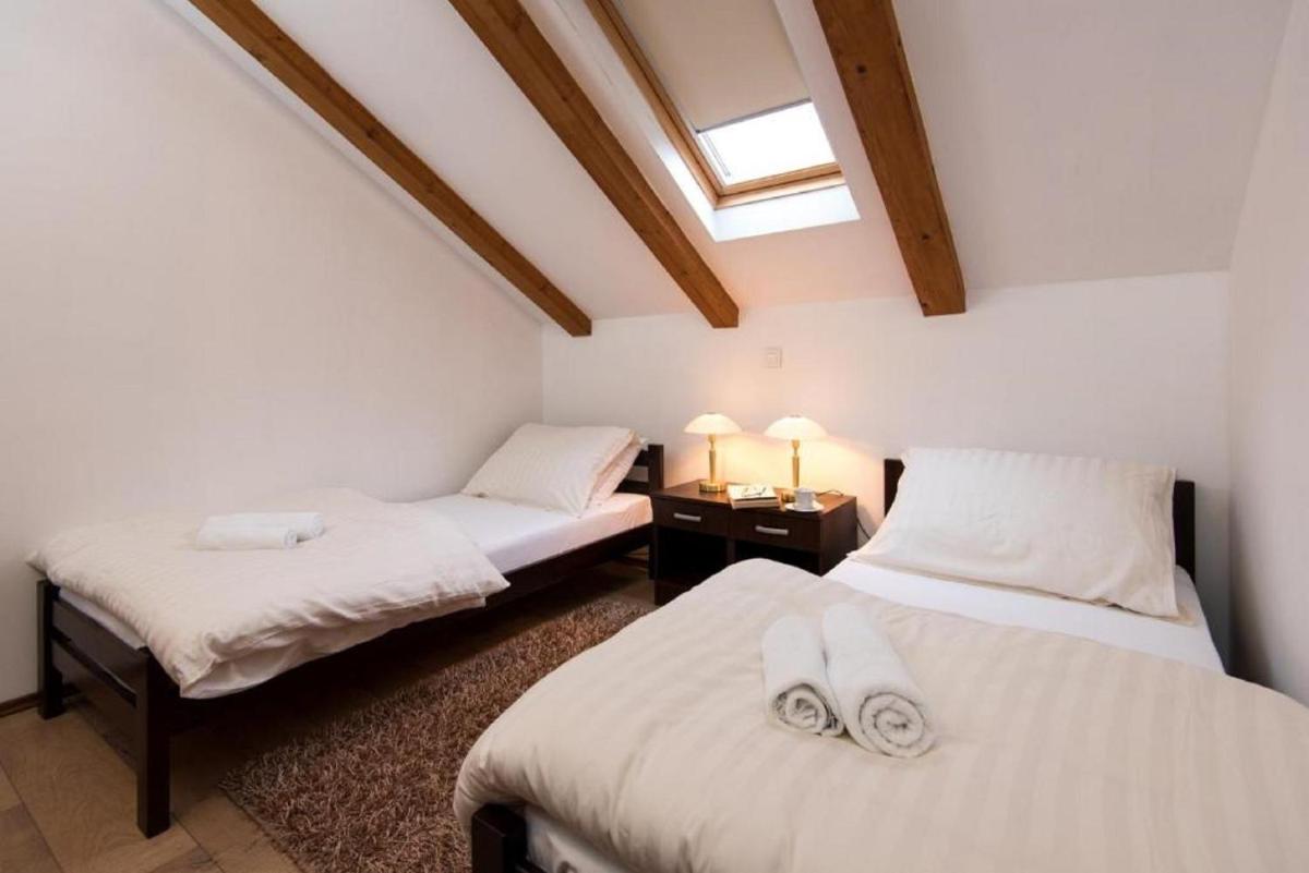 Apartments Zavala - Housity