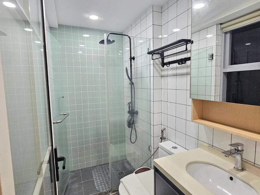 The Infinity Towers in BGC - Spectacular 2BR near Hight Street - Hizvo