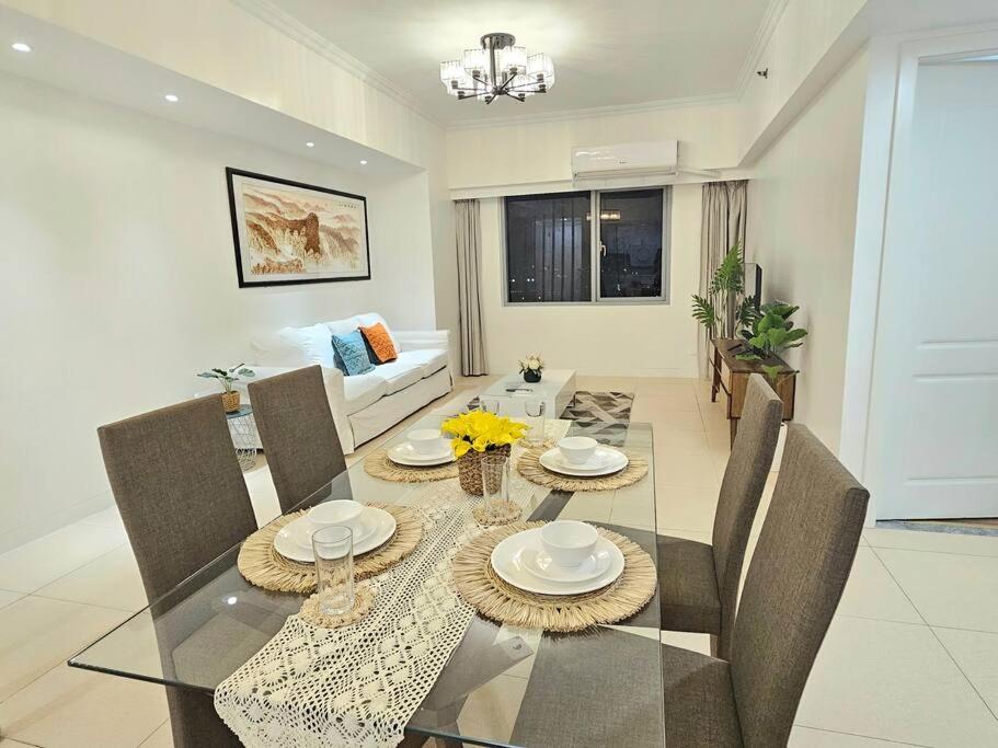 The Infinity Towers in BGC - Spectacular 2BR near Hight Street - Hizvo