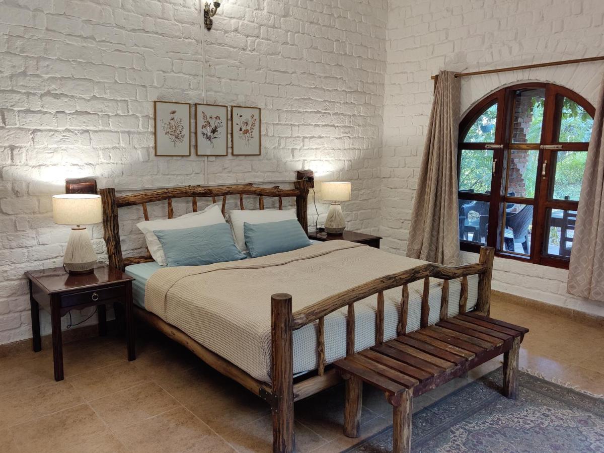 Foothills Himalaya - Housity