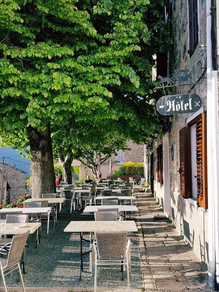 Hotel Restaurant de la Poste - Housity