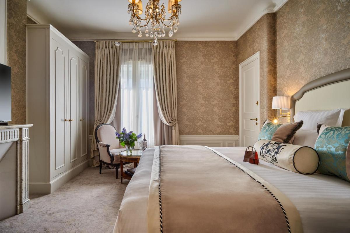 Un ou plusieurs lits dans un hébergement de l'établissement Hotel Westminster