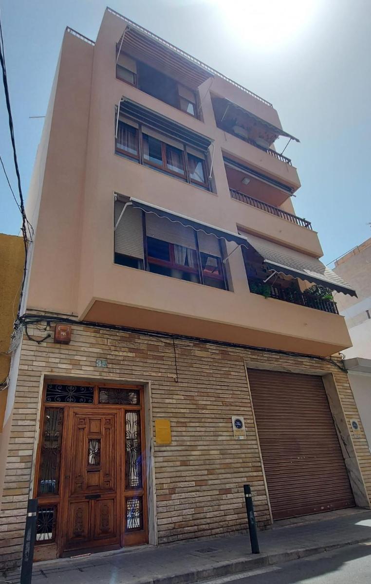 Gran apartamento con la playa a 2 kilómetros para familias - Housity