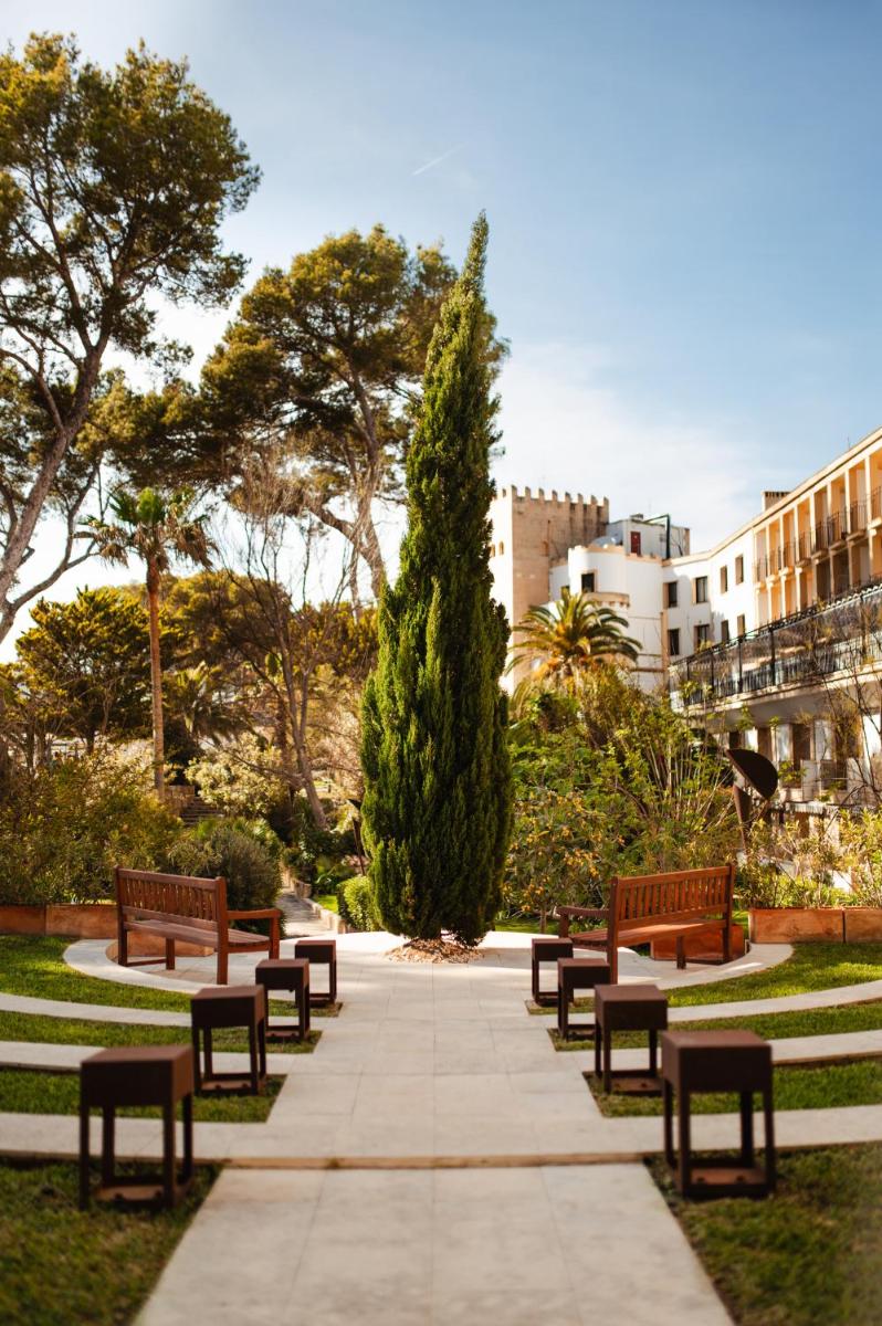 Jardín al aire libre en Secrets Mallorca Villamil Resort & Spa - Adults Only (+18)