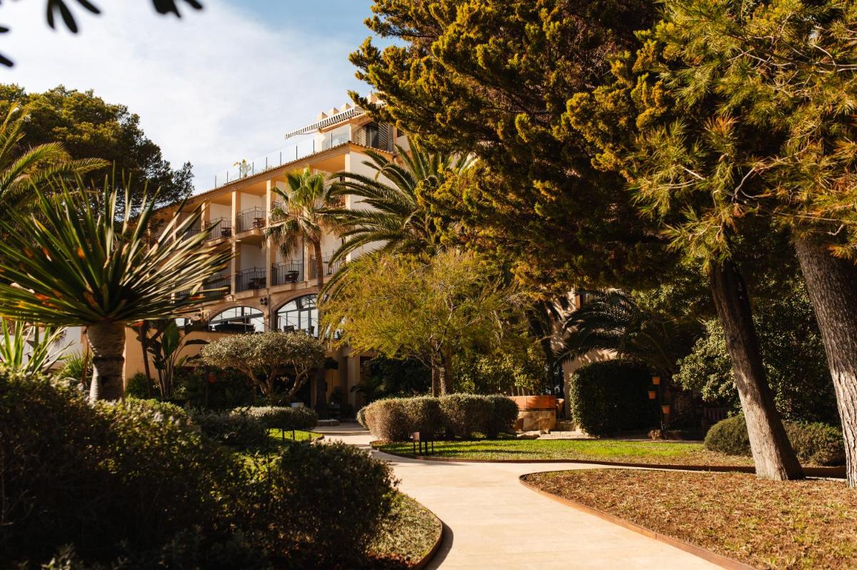 Jardín al aire libre en Secrets Mallorca Villamil Resort & Spa - Adults Only (+18)