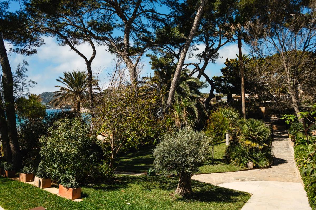 Jardín al aire libre en Secrets Mallorca Villamil Resort & Spa - Adults Only (+18)