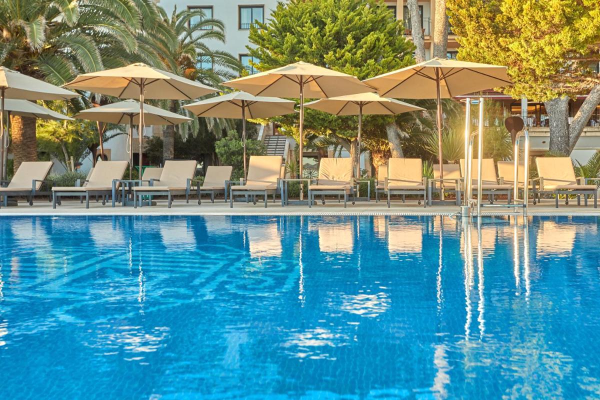 Piscina en o cerca de Secrets Mallorca Villamil Resort & Spa - Adults Only (+18)