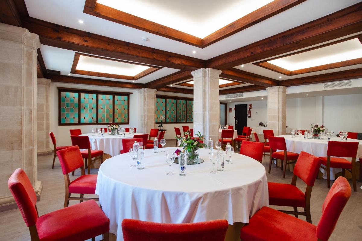 Zona de estar de Secrets Mallorca Villamil Resort & Spa - Adults Only (+18)