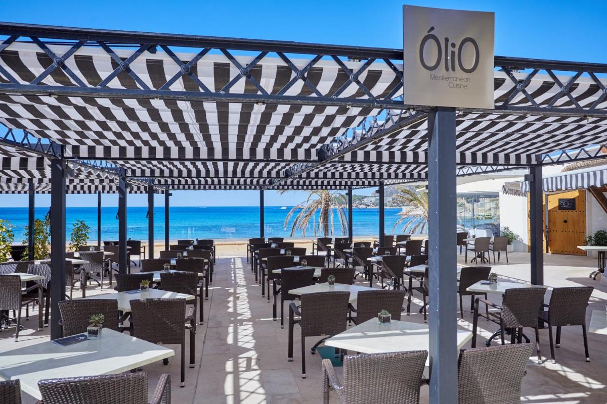 Un restaurante o sitio para comer en Secrets Mallorca Villamil Resort & Spa - Adults Only (+18)
