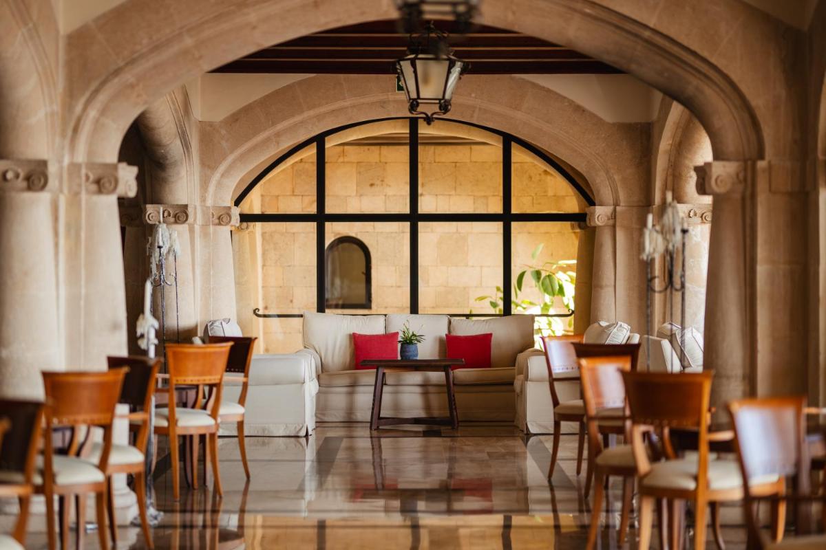 Zona de estar de Secrets Mallorca Villamil Resort & Spa - Adults Only (+18)