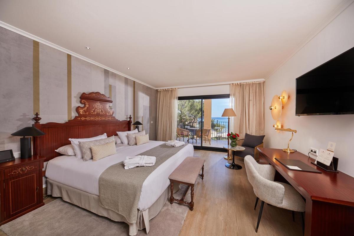 Cama o camas de una habitación en Secrets Mallorca Villamil Resort & Spa - Adults Only (+18)