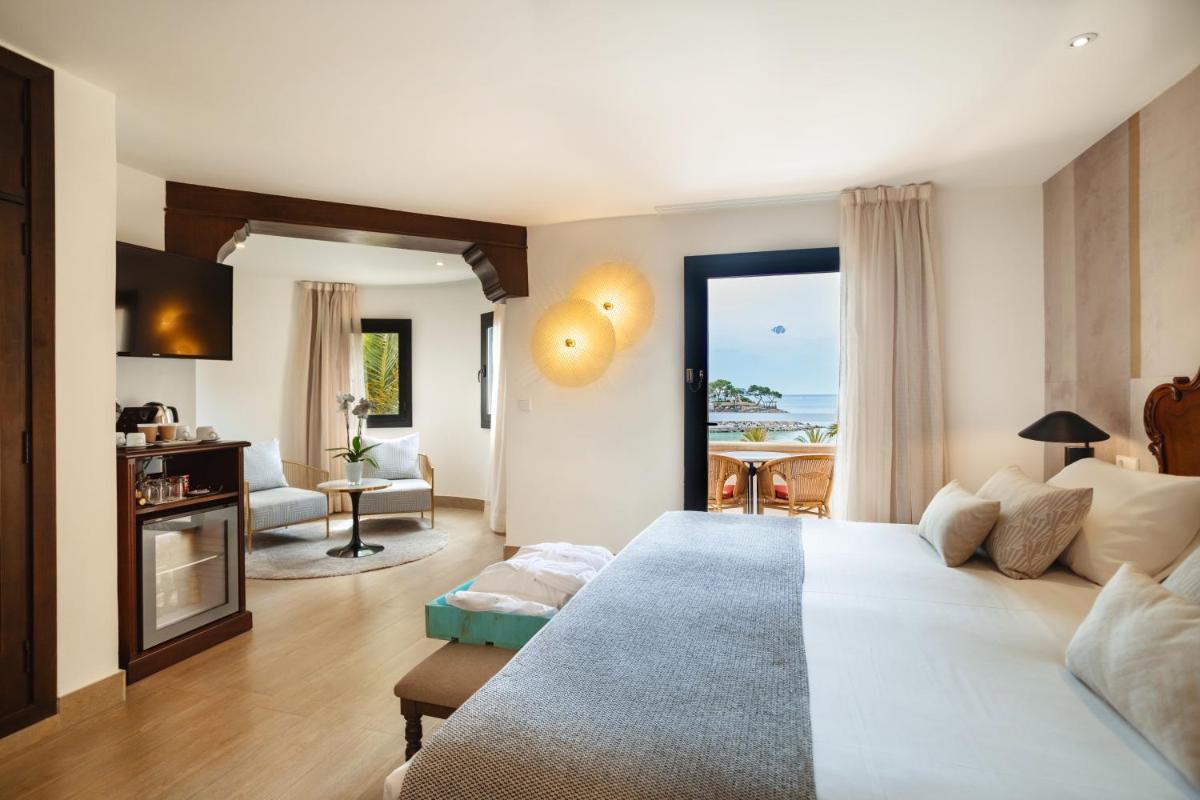 Cama o camas de una habitación en Secrets Mallorca Villamil Resort & Spa - Adults Only (+18)