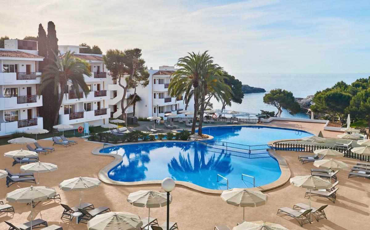 Piscina en o cerca de Inturotel Cala Azul