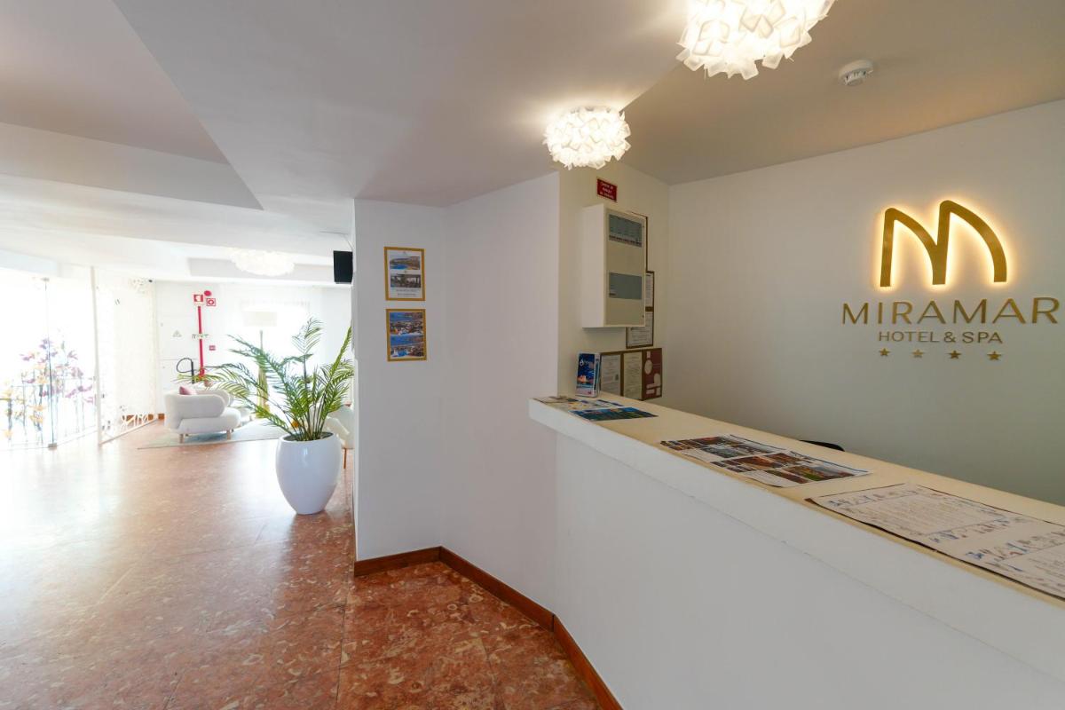 Um certificado, prémio, placa ou documento mostrado em Miramar Hotel Spa & Apartments