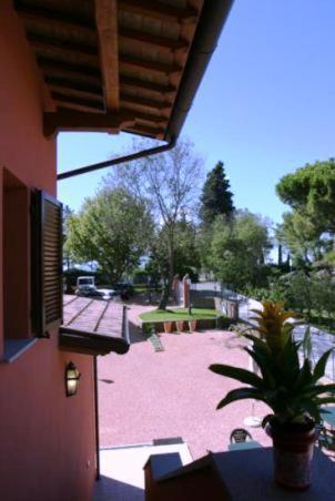La Bettola Tavern Rooms & Restaurant - Housity