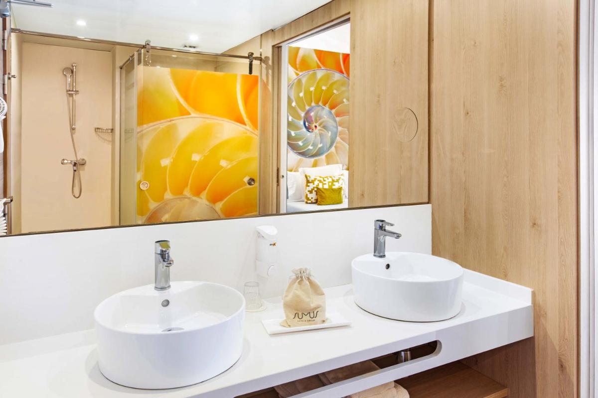 Un baño de Sumus Hotel Stella and Spa 4S Adults Recommended