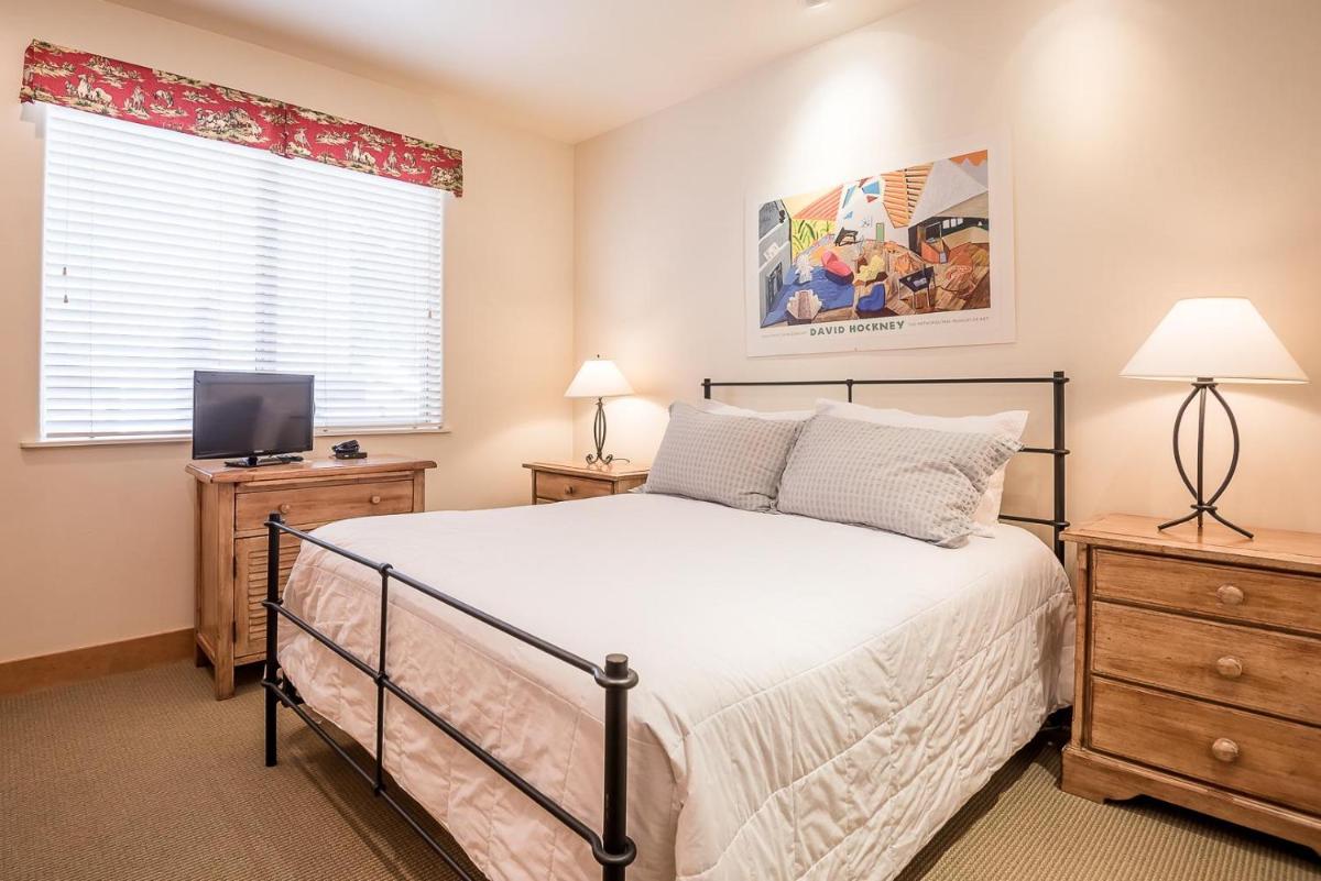 Bridgepoint Condo 11 - Housity