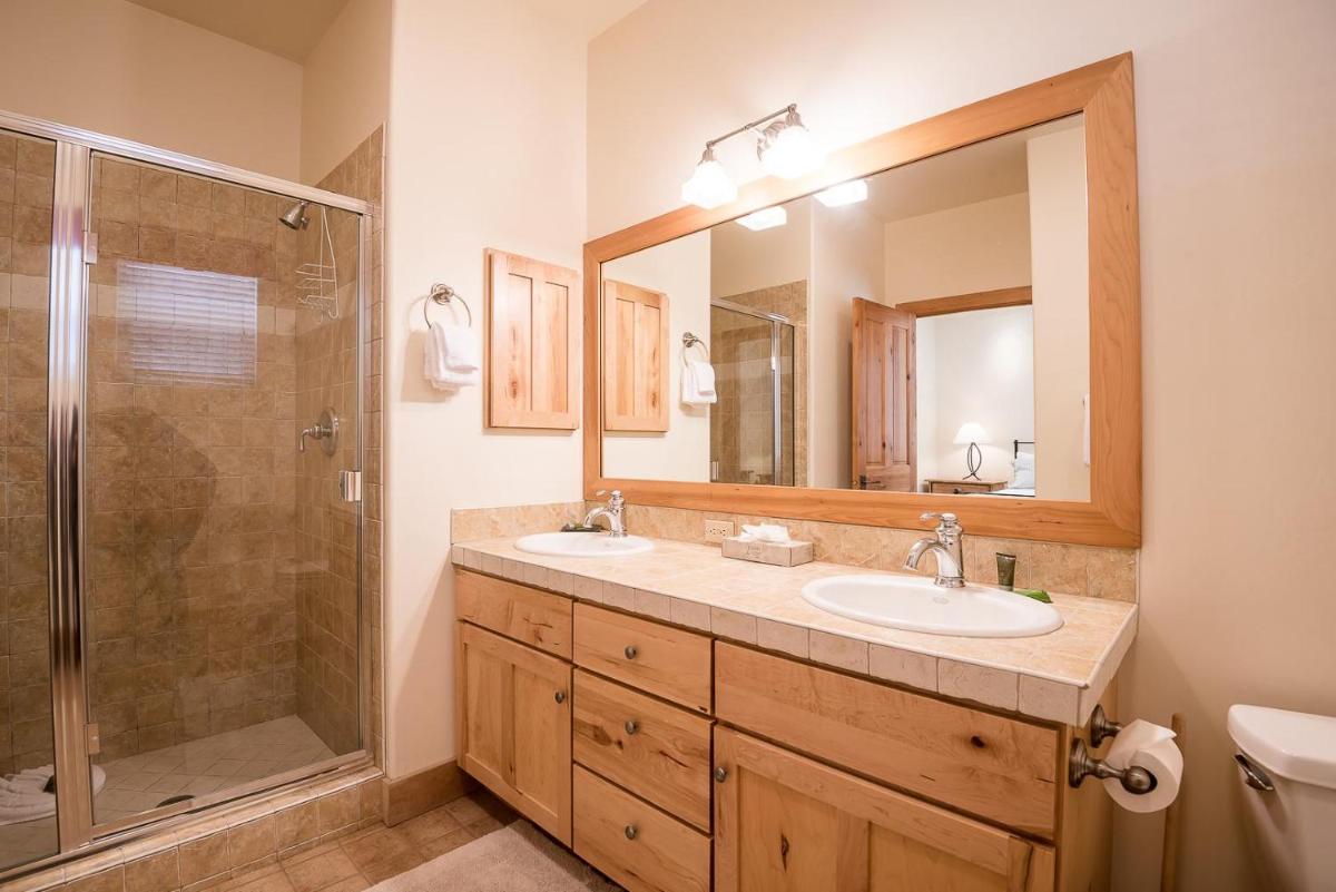 Bridgepoint Condo 11 - Housity