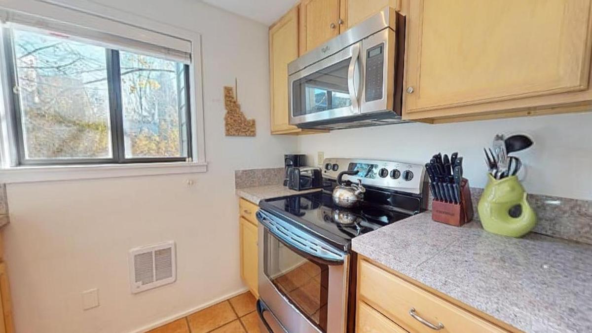 Cottonwood Condo 1453A - Housity