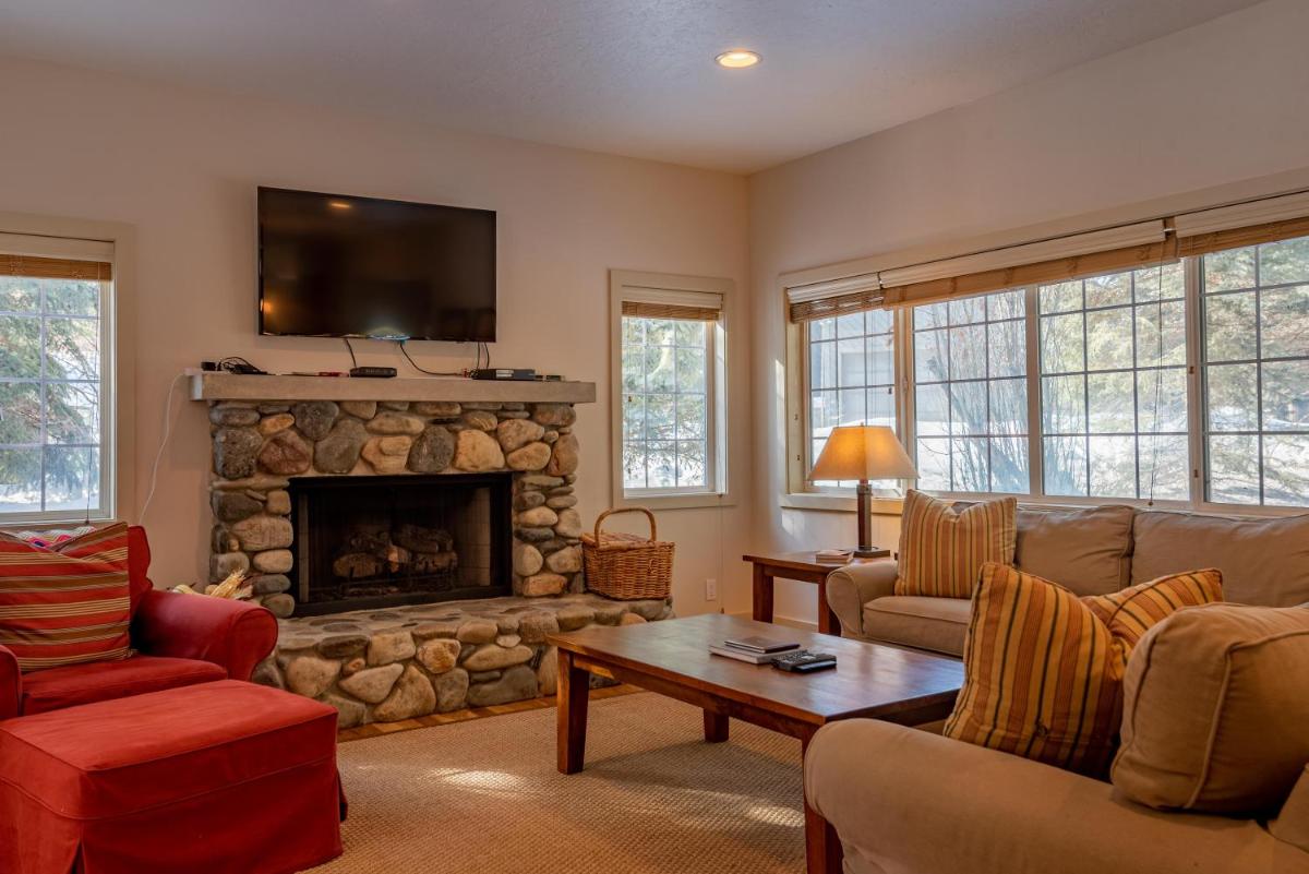Yeager Home Elkhorn - Housity