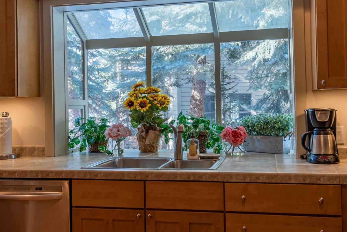 Yeager Home Elkhorn - Housity