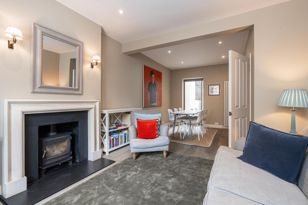 Lovely Battersea Home by UnderTheDoormat - Housity