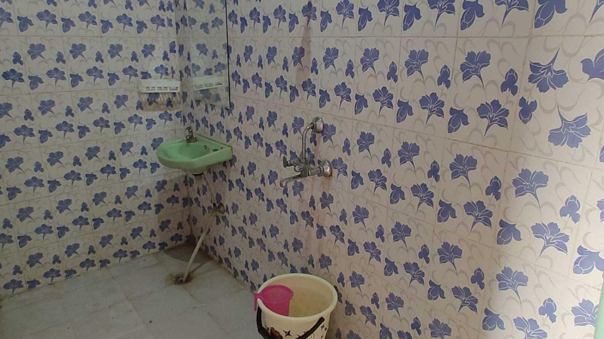 Super OYO Hotel O New Rock And Wood - Housity