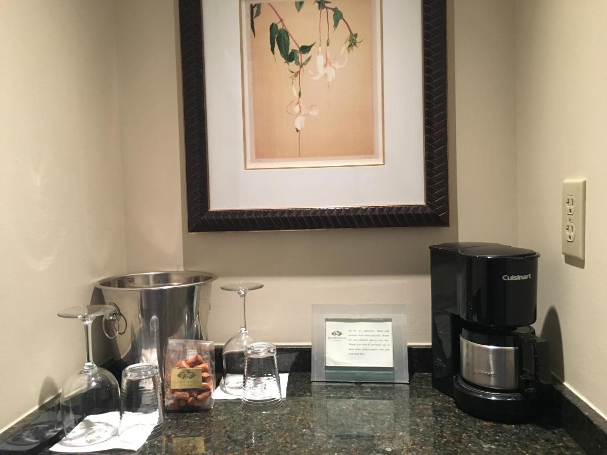 Tradewinds Carmel - Housity