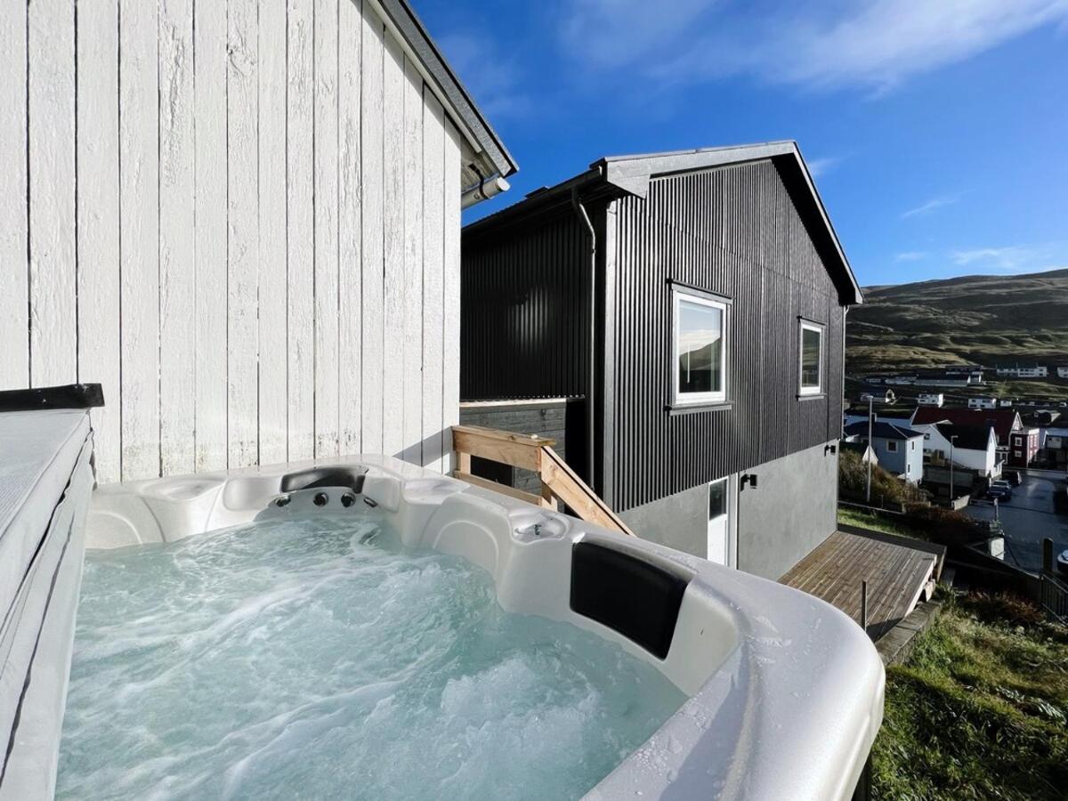 Relax And Recharge At The Spa Holiday Home - Housity