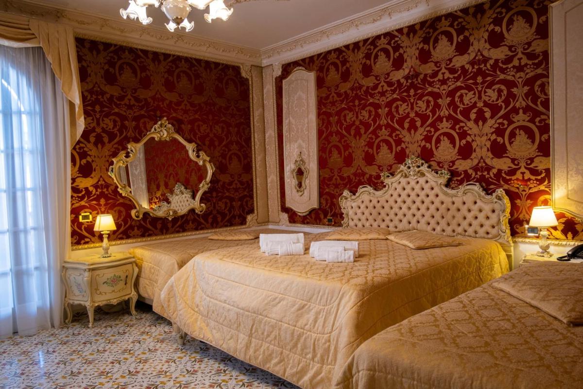 Grand Hotel La Sonrisa - Housity