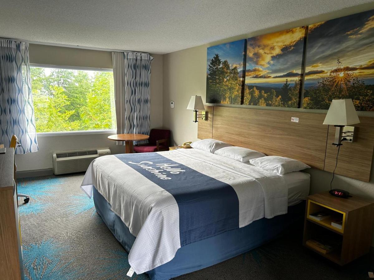 Days Inn by Wyndham Dahlonega University Area - Housity