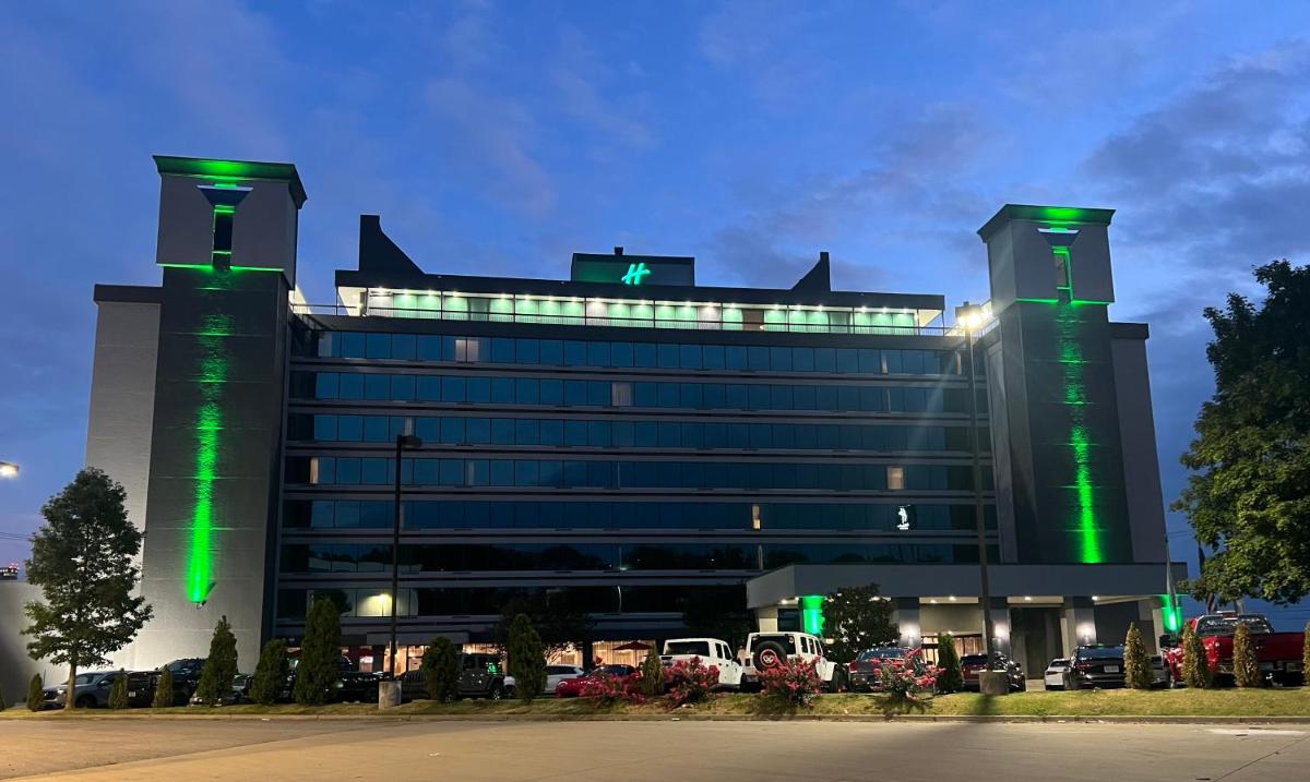 Holiday Inn Nashville Downtown - Stadium, an IHG Hotel - Housity