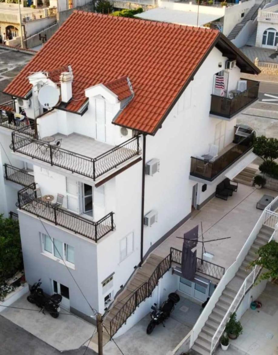 Apartments Rose Loboja - Housity