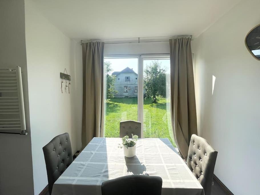 Suitetrails - Guest House Šempeter