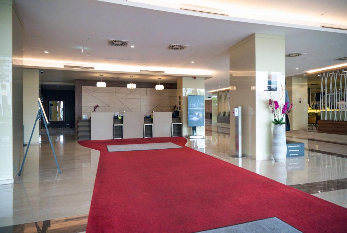 Ramada Plaza Craiova - Housity