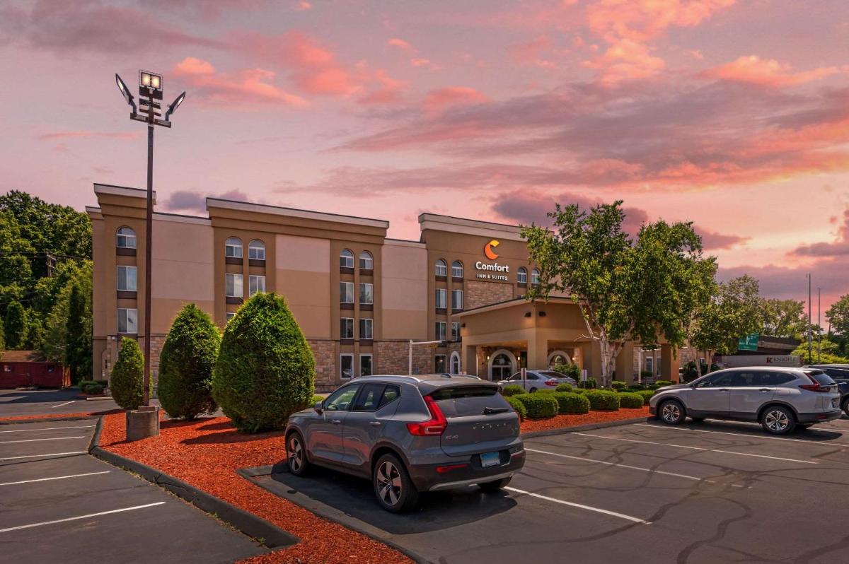 Comfort Inn & Suites East Hartford - Hartford - Housity