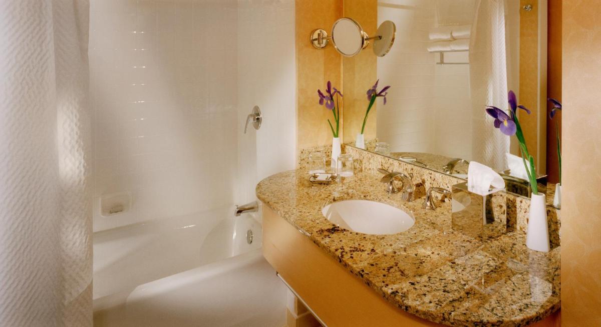 Orchard Garden Hotel - Housity