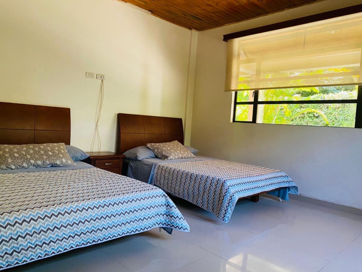 Casa Quinta privada con piscina soleada Billar, Tejo, Jacuzzy climatizado, kiosco - Housity