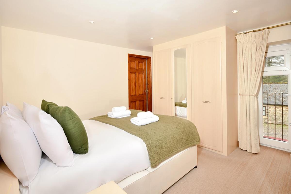 Poppythorn Cottage at Lovelady Shield with Hot Tub - Housity
