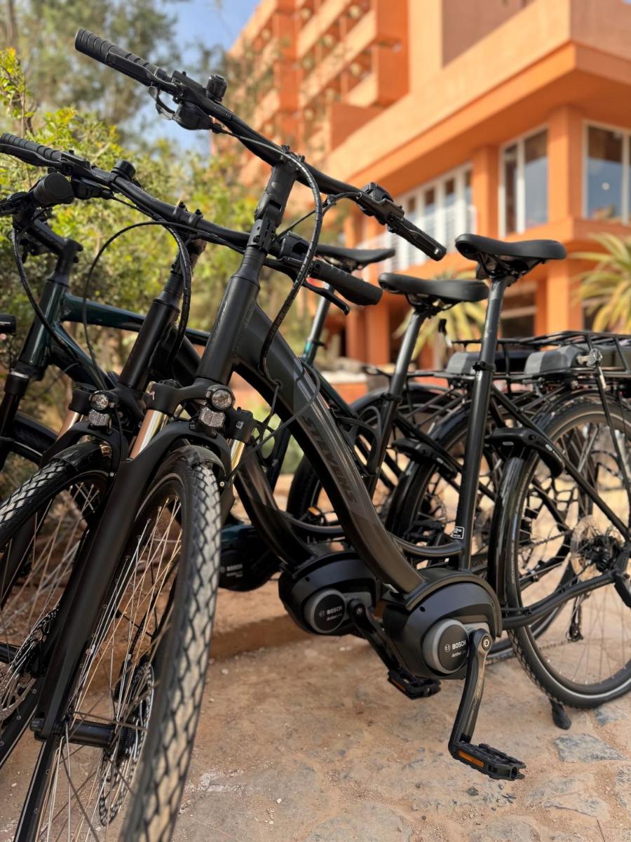 Montar en bicicleta en Bikini Island & Mountain Hotel Es Trenc -Adults only- o alrededores
