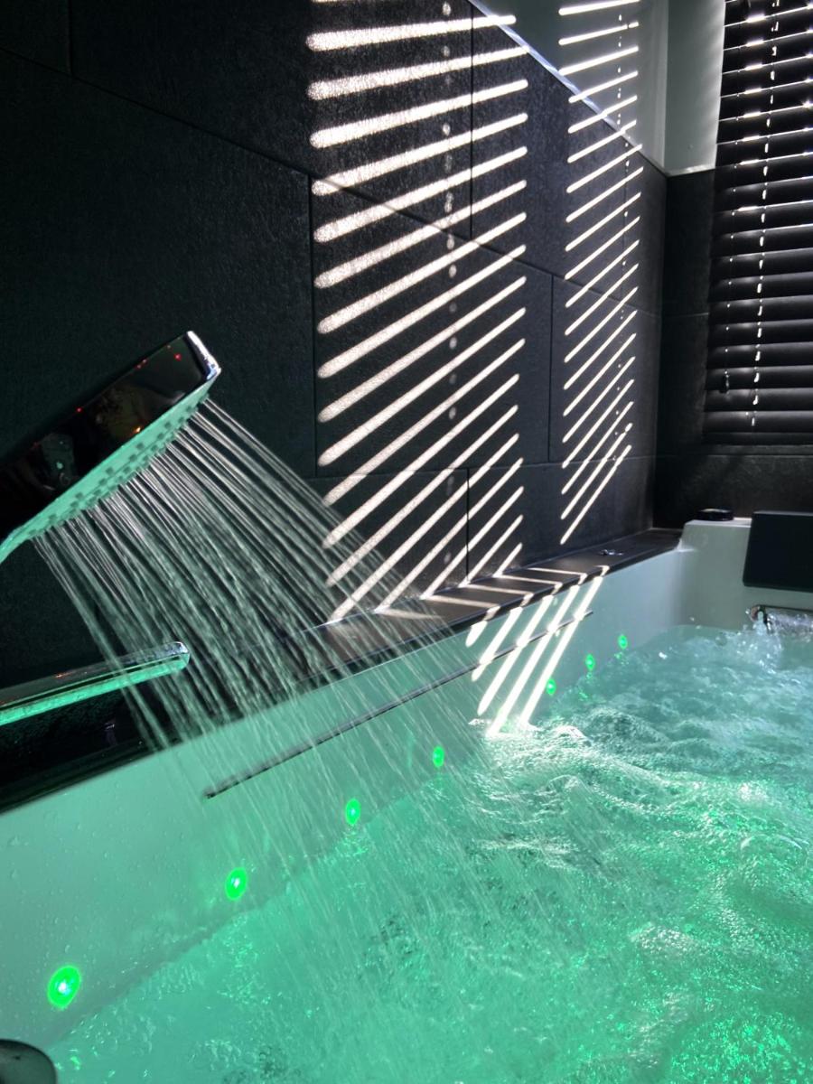 Love Room SPA l'impertinente - Housity