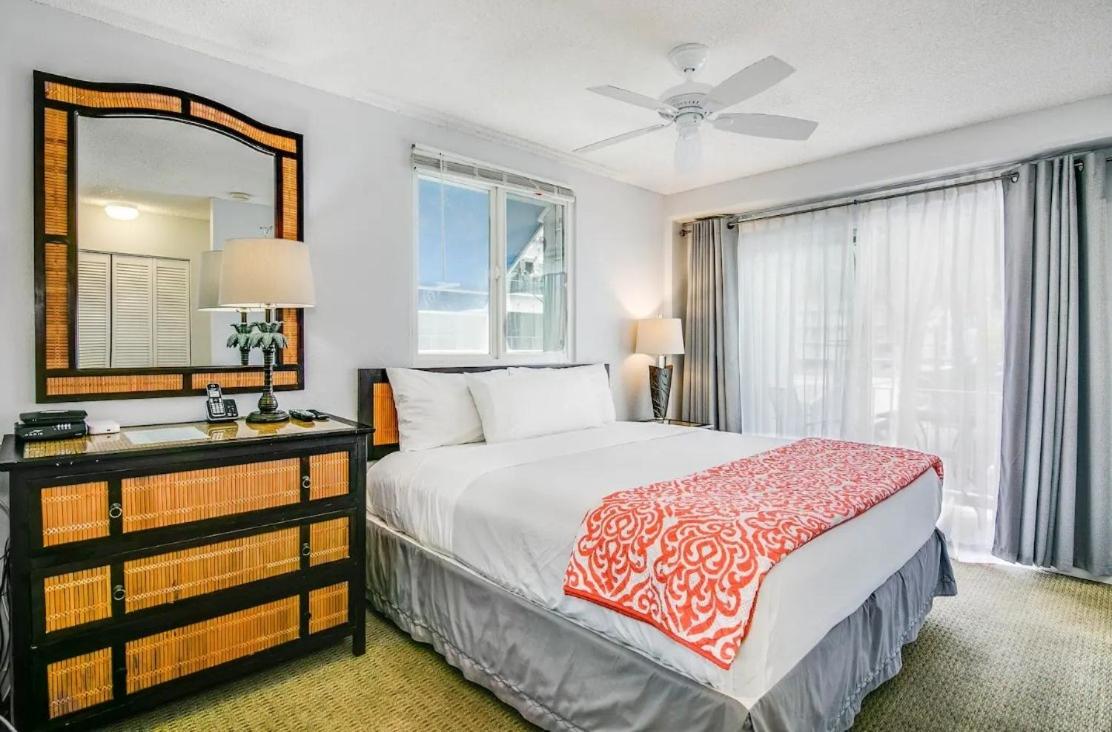 Cool Cabana at Waikiki condo - Housity